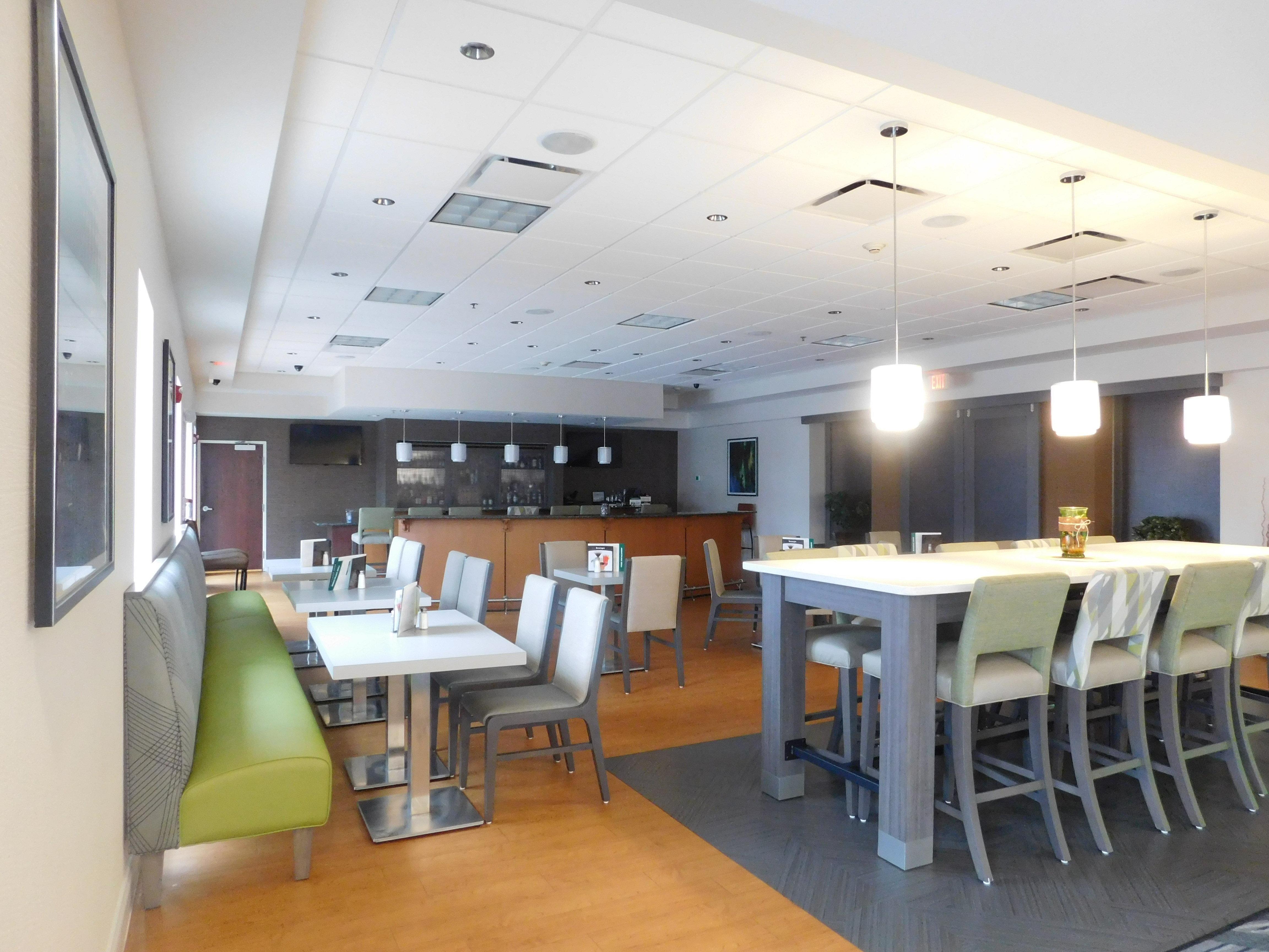 Holiday Inn Hotel & Suites Rochester - Marketplace By Ihg Exterior photo