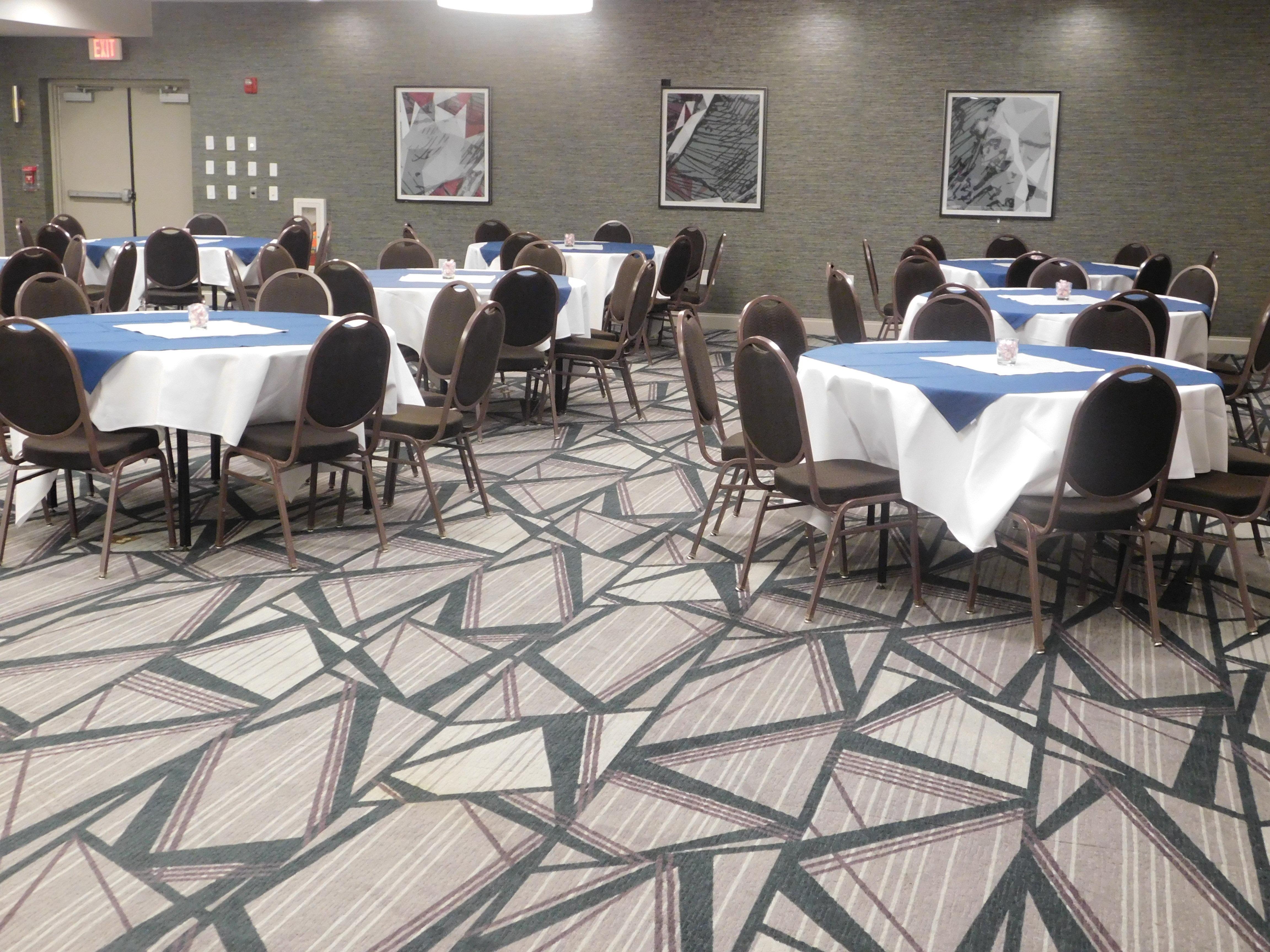 Holiday Inn Hotel & Suites Rochester - Marketplace By Ihg Exterior photo