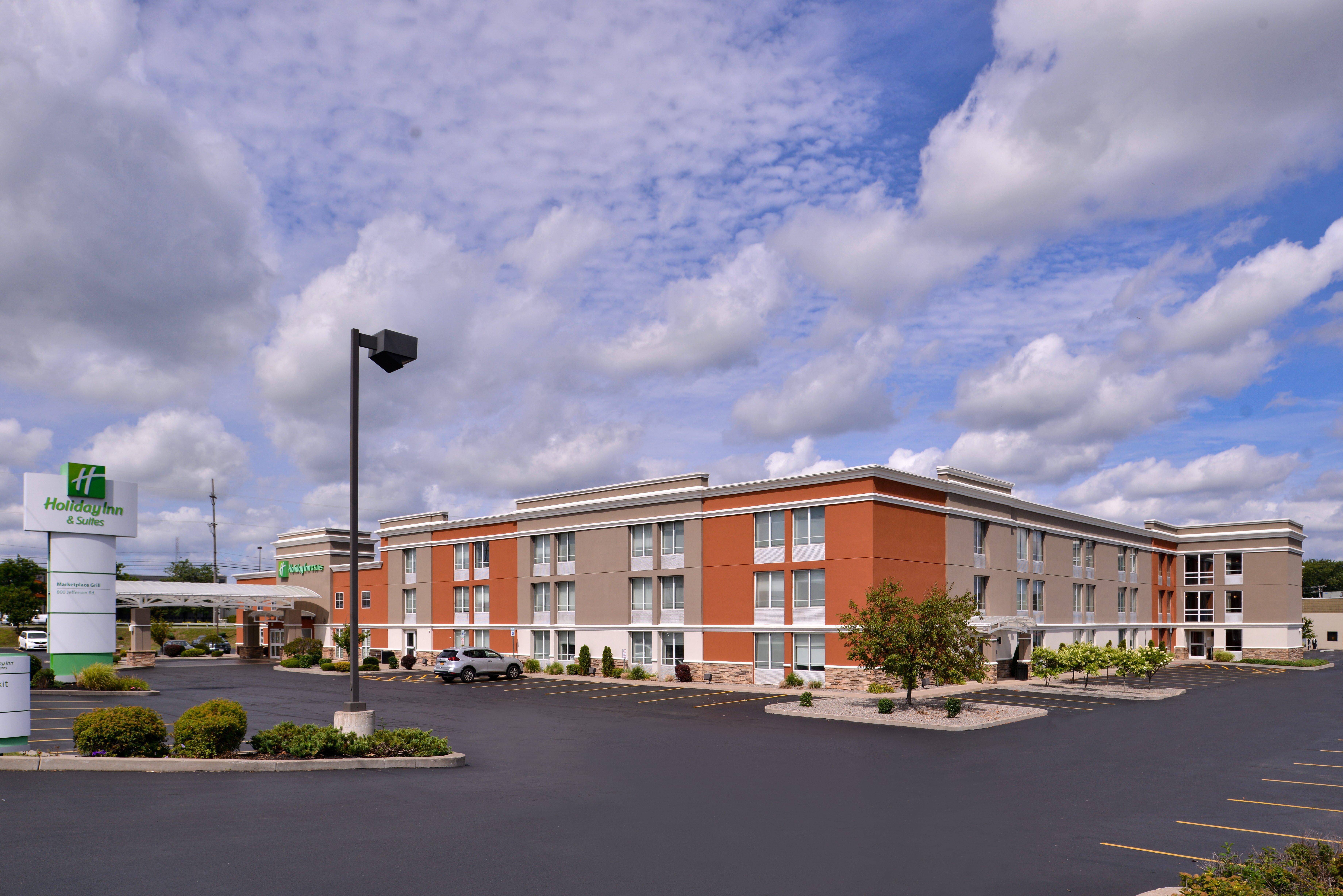 Holiday Inn Hotel & Suites Rochester - Marketplace By Ihg Exterior photo