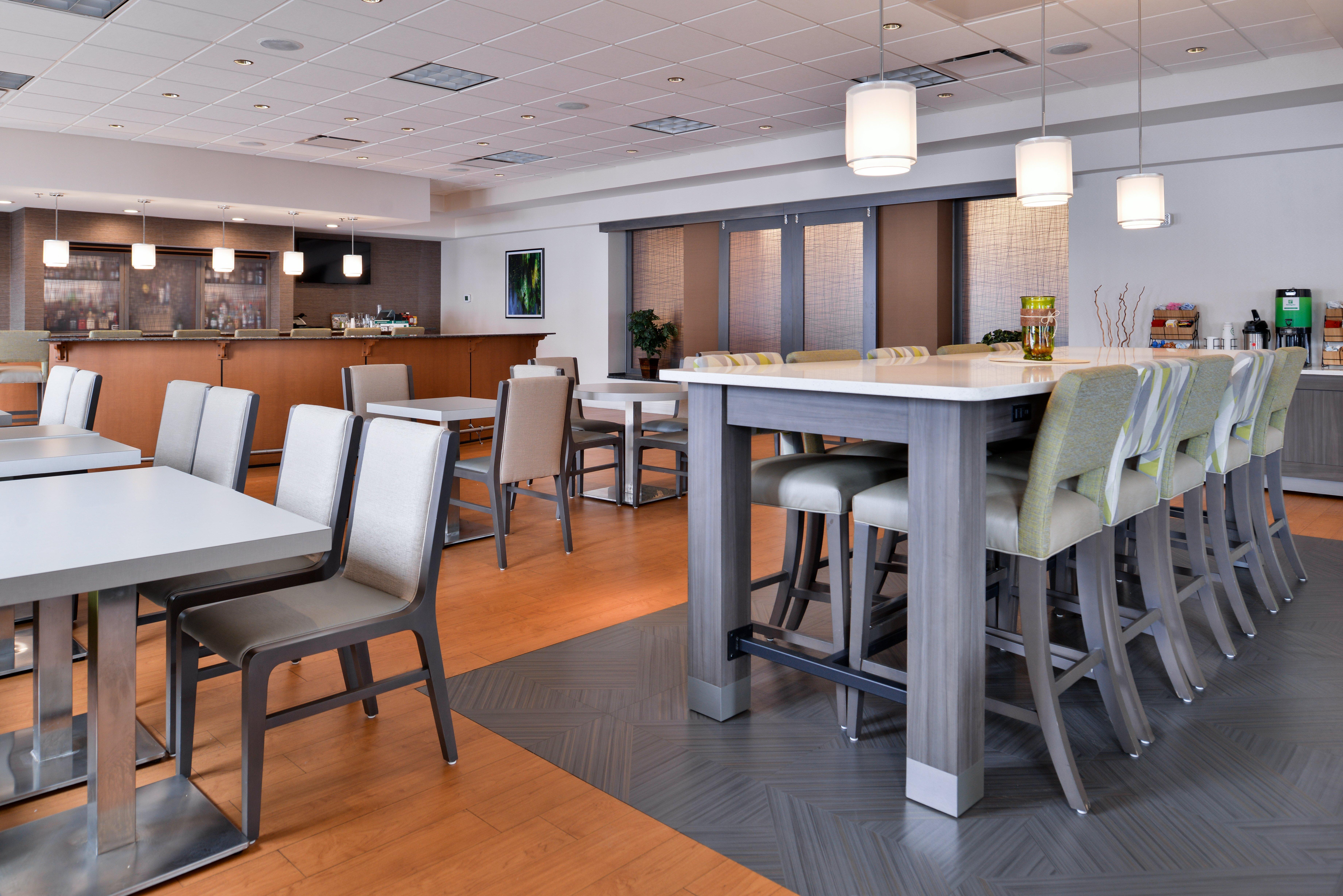 Holiday Inn Hotel & Suites Rochester - Marketplace By Ihg Exterior photo