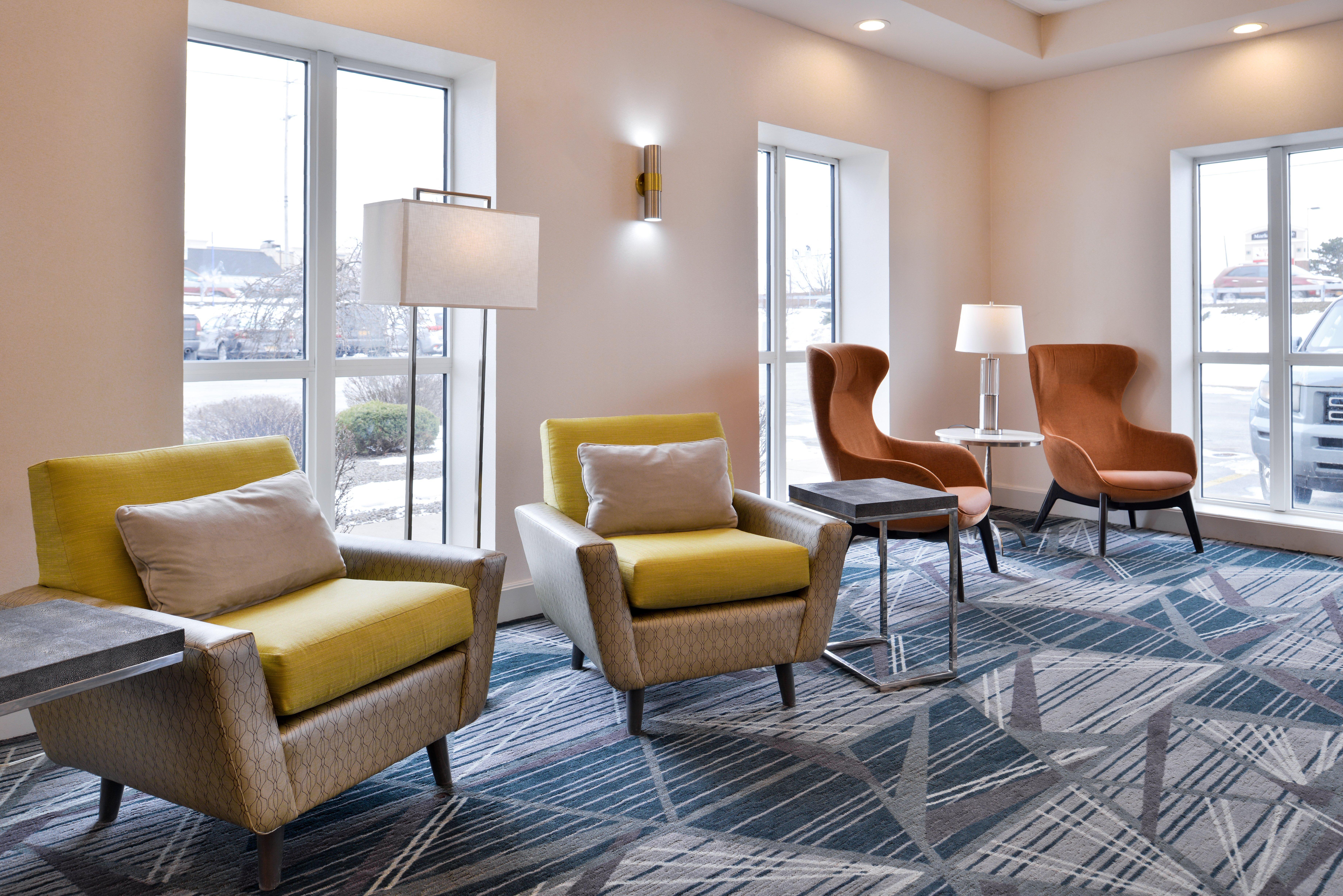 Holiday Inn Hotel & Suites Rochester - Marketplace By Ihg Exterior photo