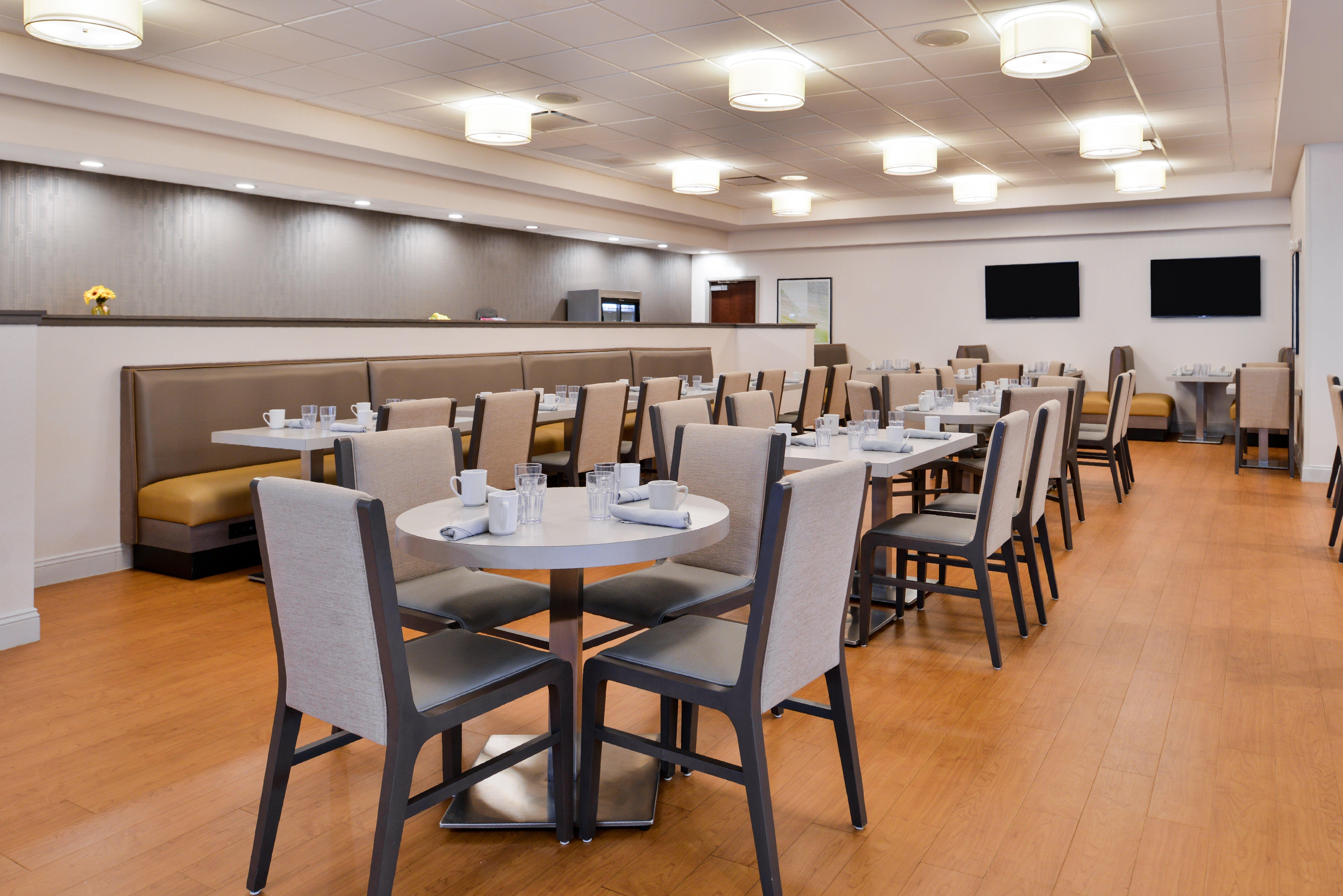 Holiday Inn Hotel & Suites Rochester - Marketplace By Ihg Exterior photo